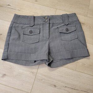 I.Q Authentic Brand Cuffed Gray Black Striped Short Shorts Sz 7